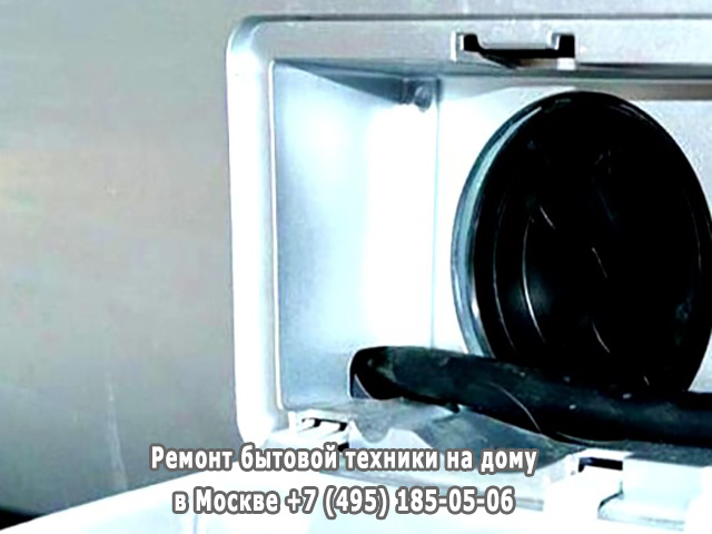 Течет стиральная машина снизу причины Haier